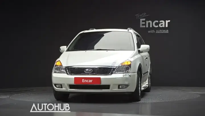 Kia Carnival 2010 photo 3