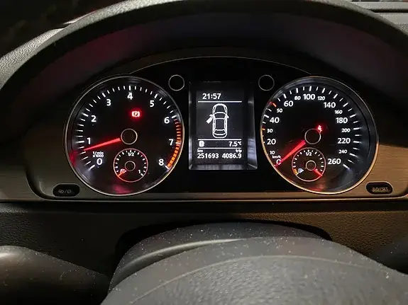 Volkswagen Passat 2014 photo 2