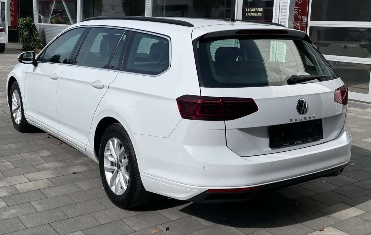 Volkswagen Passat 2023 photo 3