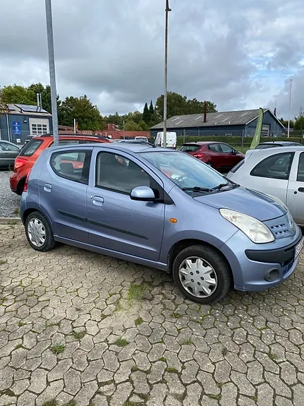 Nissan Pixo