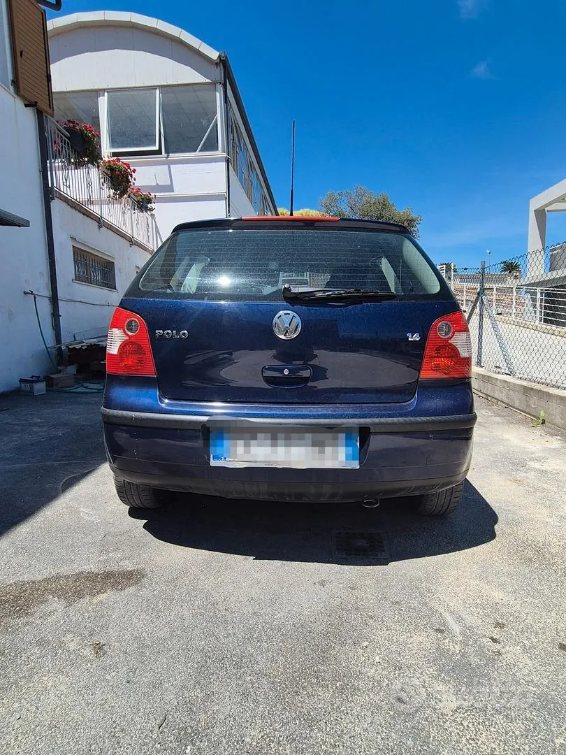 Volkswagen Polo 2003 photo 2