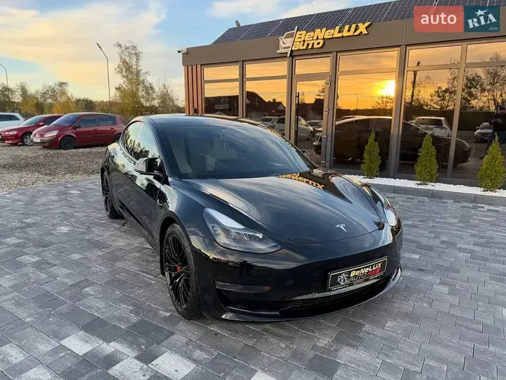 Tesla Model 3 2021 photo 3