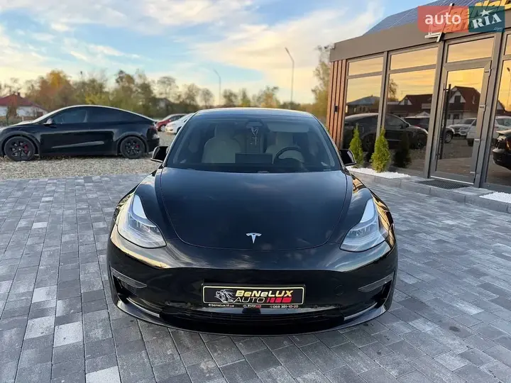 Tesla Model 3 2021 photo 4