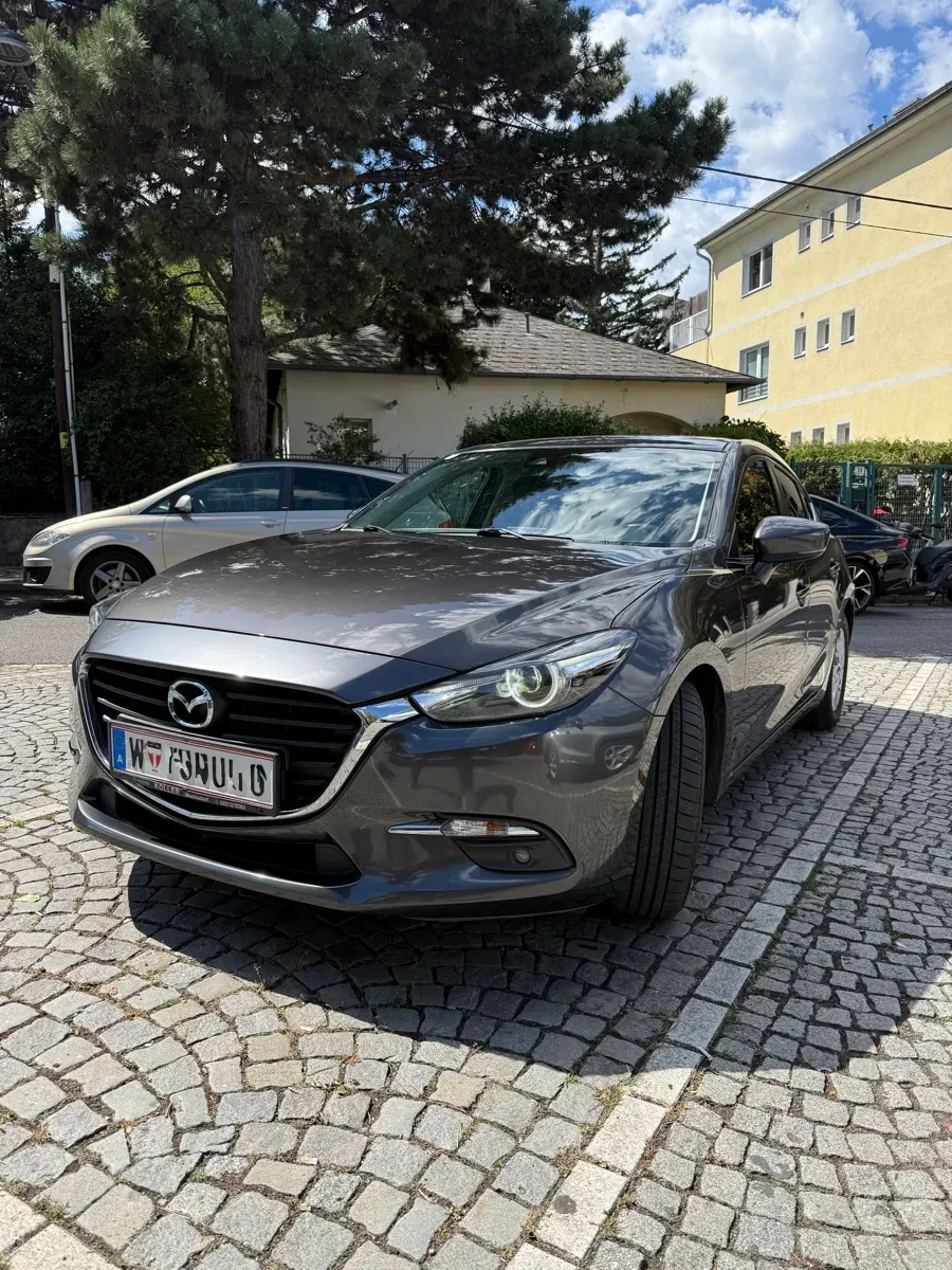 Mazda Mazda3 2017 photo 2