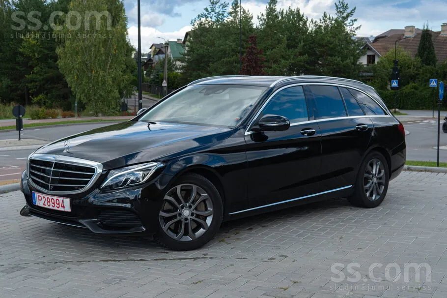 Mercedes-Benz C350E 2015 photo 3