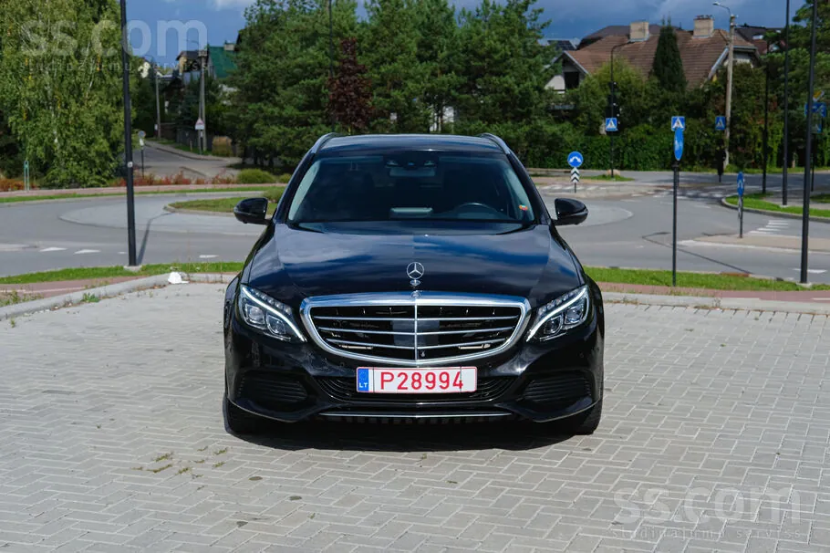 Mercedes-Benz C350E 2015 photo 2