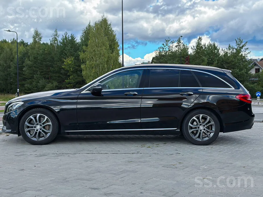 Mercedes-Benz C350E 2015 photo 4