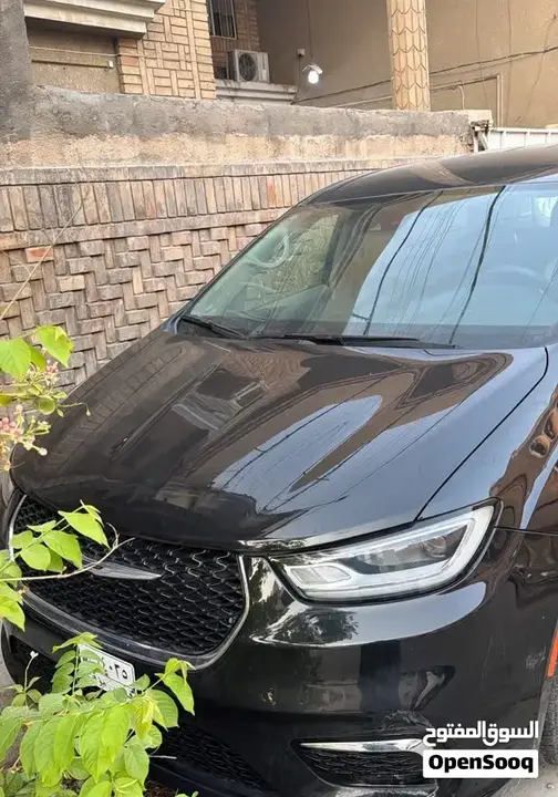 Chrysler Pacifica 2024 photo 2
