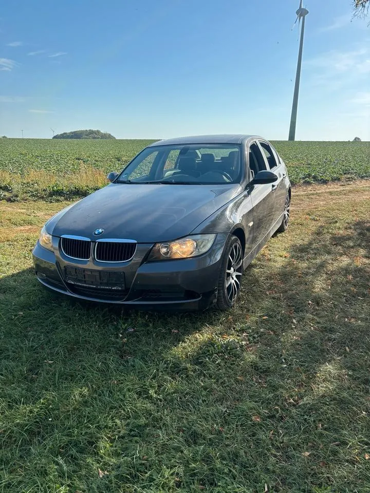 BMW 320I