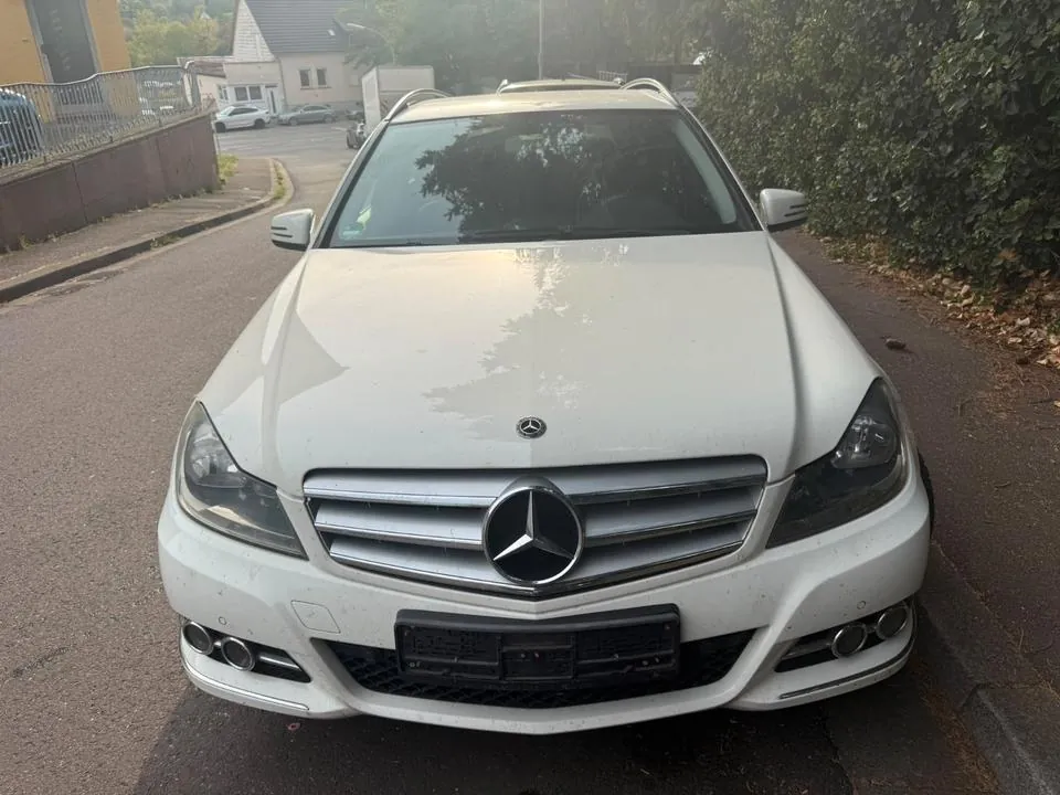 Mercedes-Benz C220