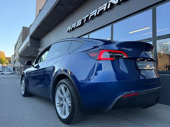 Tesla Model Y 2023 photo 5