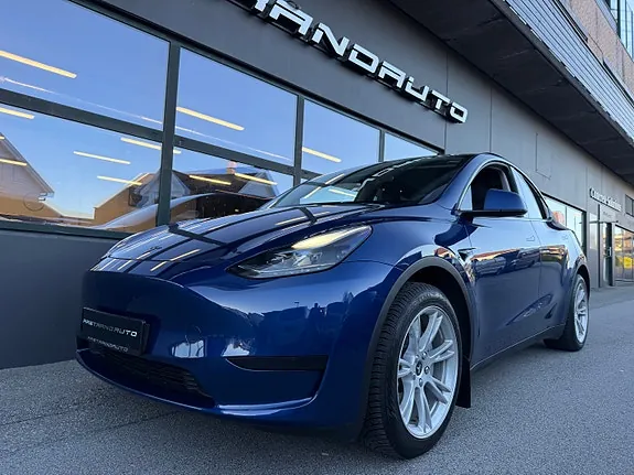 Tesla Model Y 2023 photo 2
