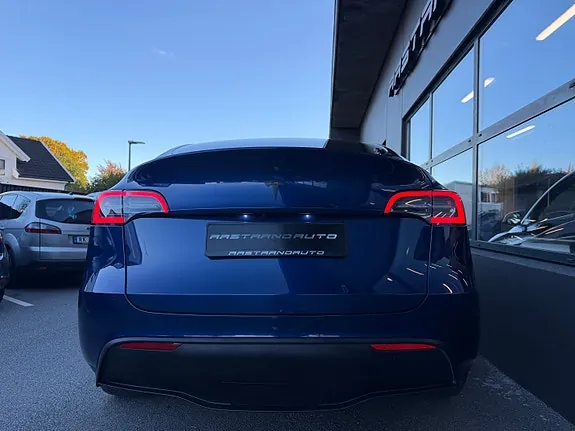 Tesla Model Y 2023 photo 4