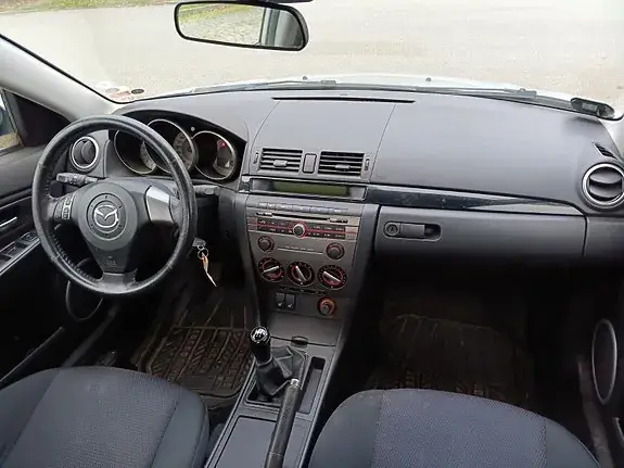 Mazda 3 2006 photo 2