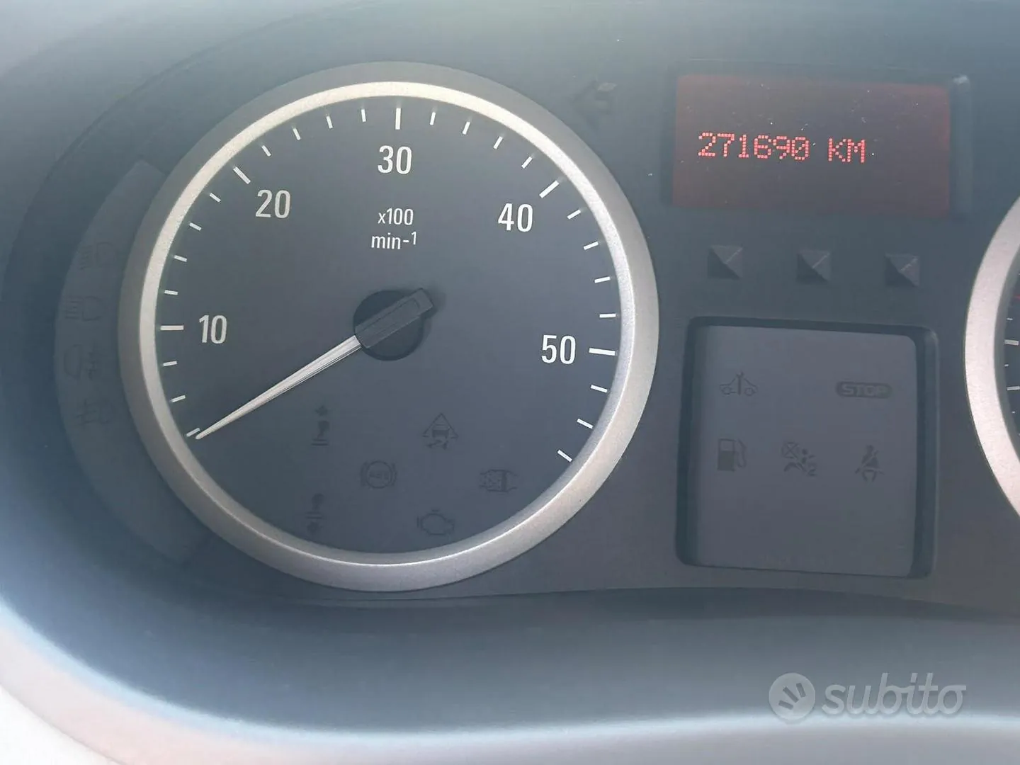 Opel Vivaro 2010 photo 4