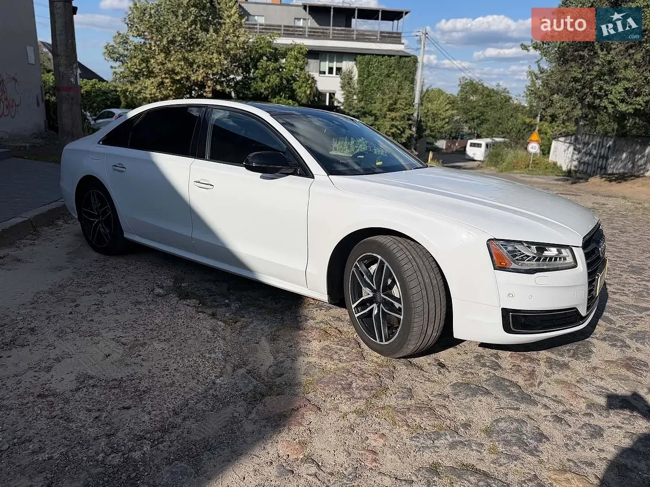 Audi A8 2016 photo 4