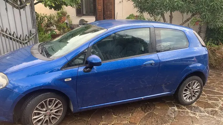 Fiat Punto Evo 2011 photo 2