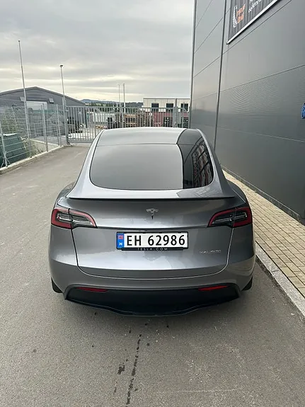 Tesla Model Y 2024 photo 5