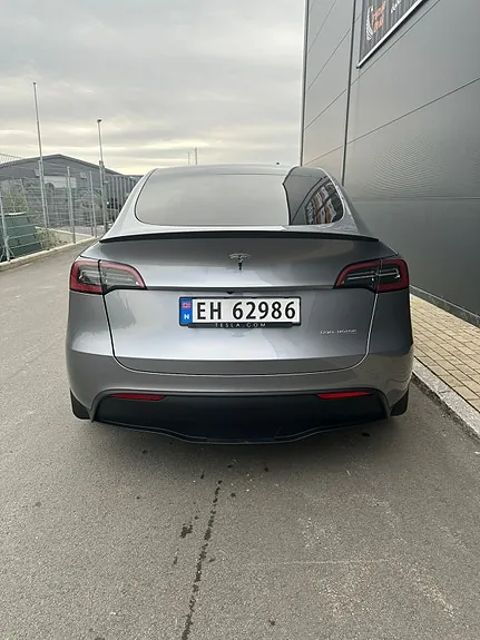 Tesla Model Y 2024 photo 4