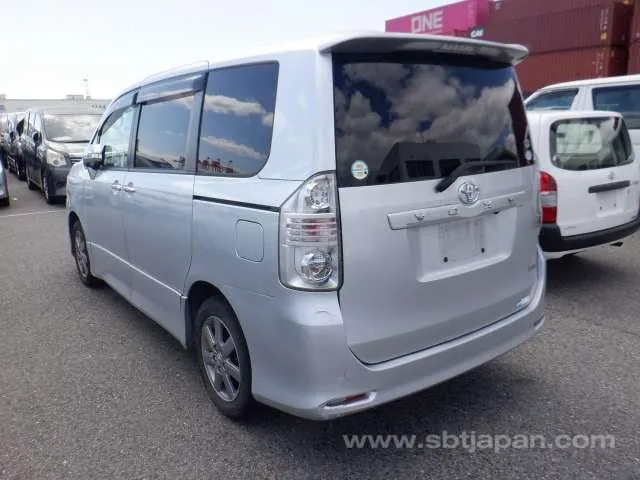Toyota Voxy Zs 2009 photo 3