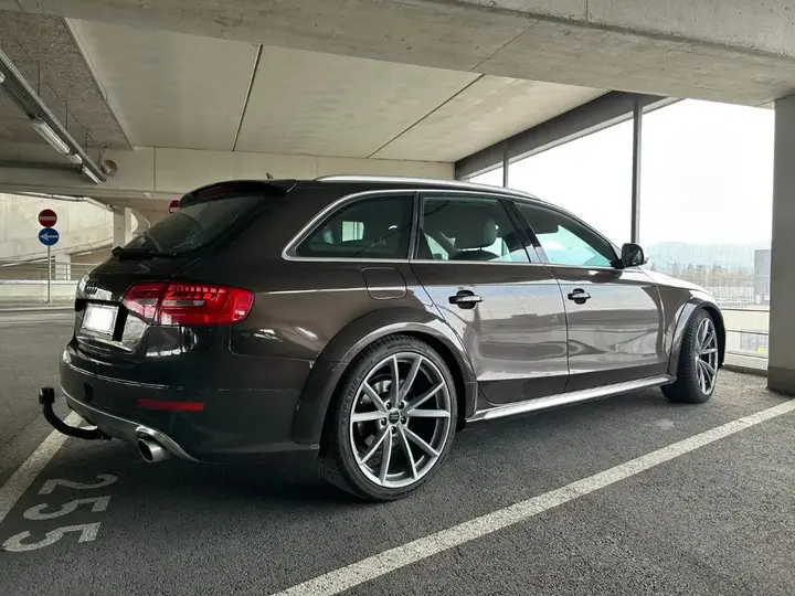 Audi A4 Allroad 2012 photo 3