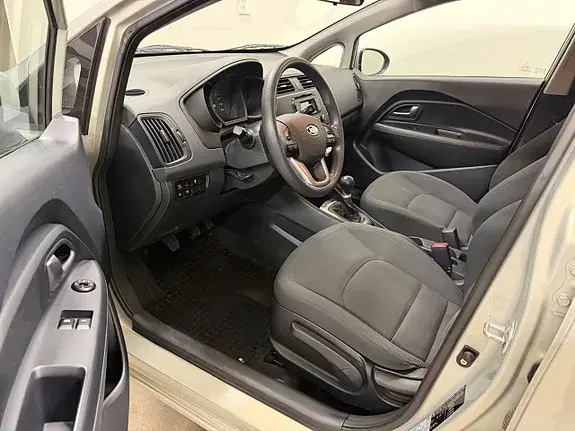Kia Rio 2012 photo 4