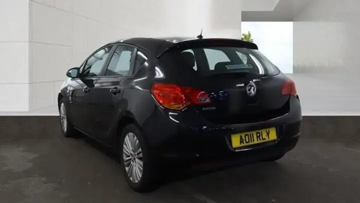 Vauxhall Astra 2011 photo 4
