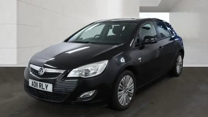 Vauxhall Astra 2011 photo 3