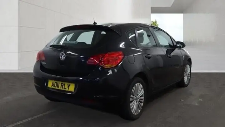 Vauxhall Astra 2011 photo 5