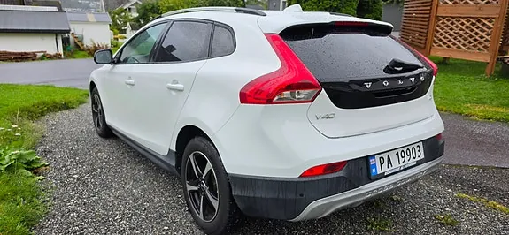 Volvo V40 Cross Country 2013 photo 2