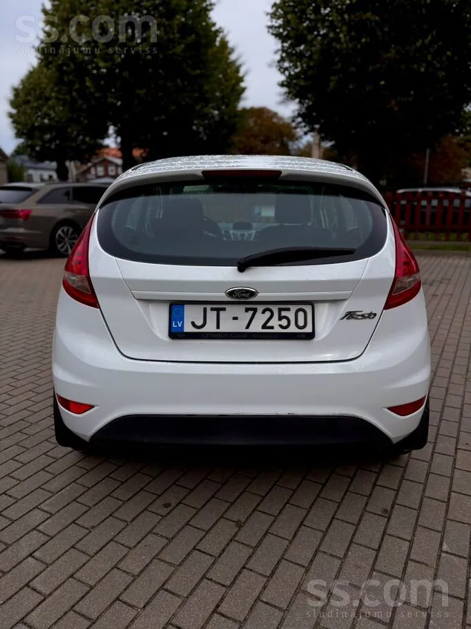 Ford Fiesta 2011 photo 5