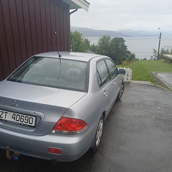 Mitsubishi Lancer 2005 photo 2