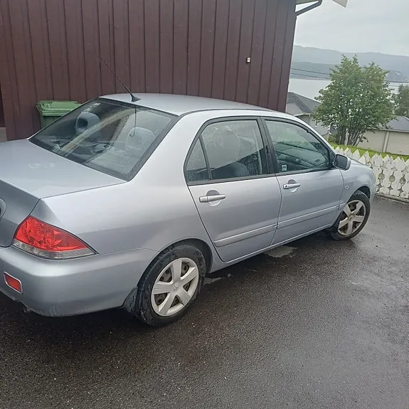 Mitsubishi Lancer 2005 photo 3