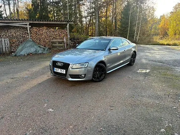 Audi A5 2010 photo 2