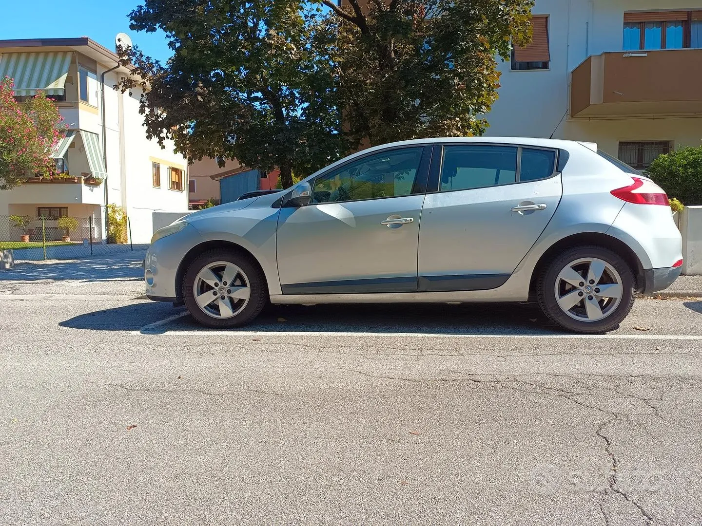 Renault Megane 2010 photo 2