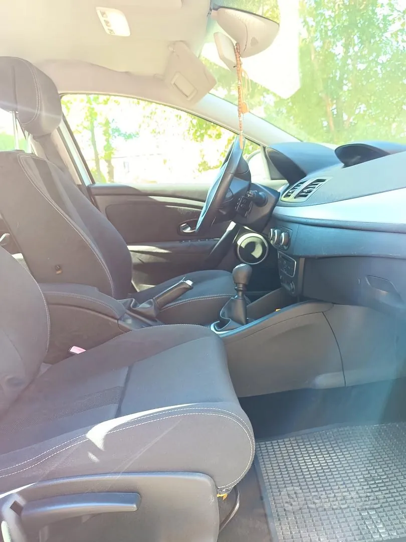 Renault Megane 2010 photo 4