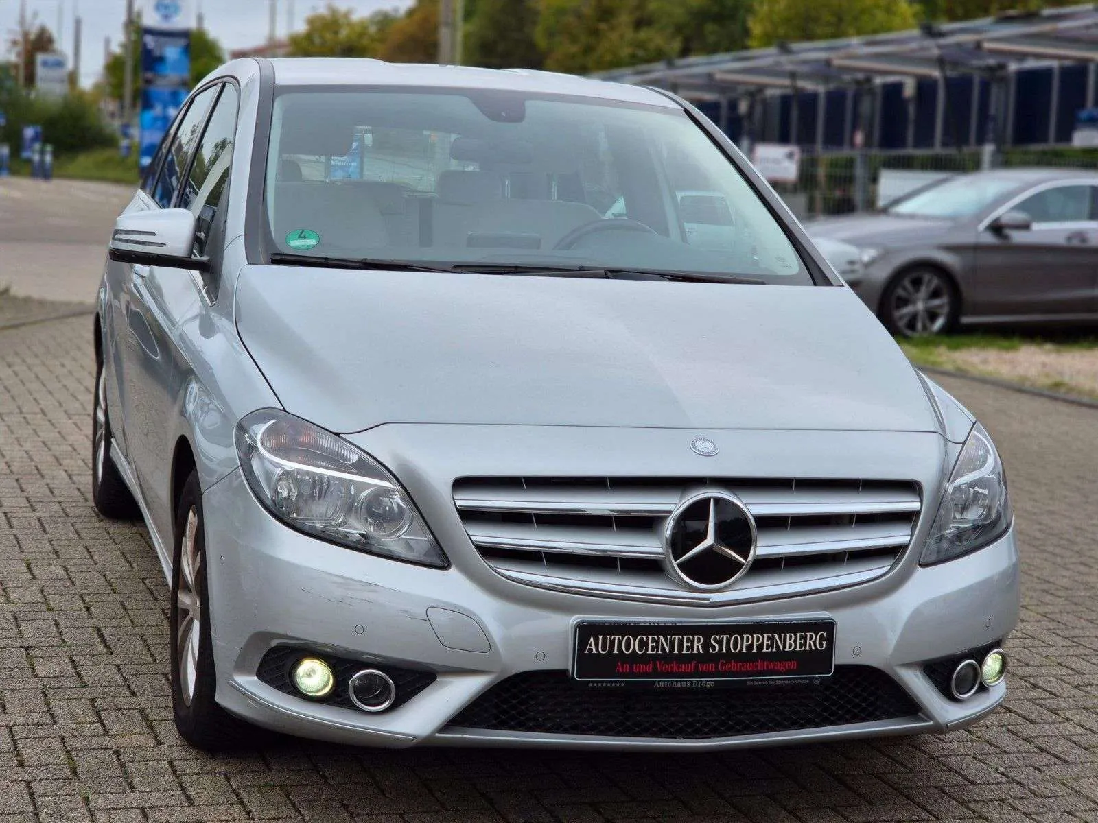 Mercedes-Benz B 200