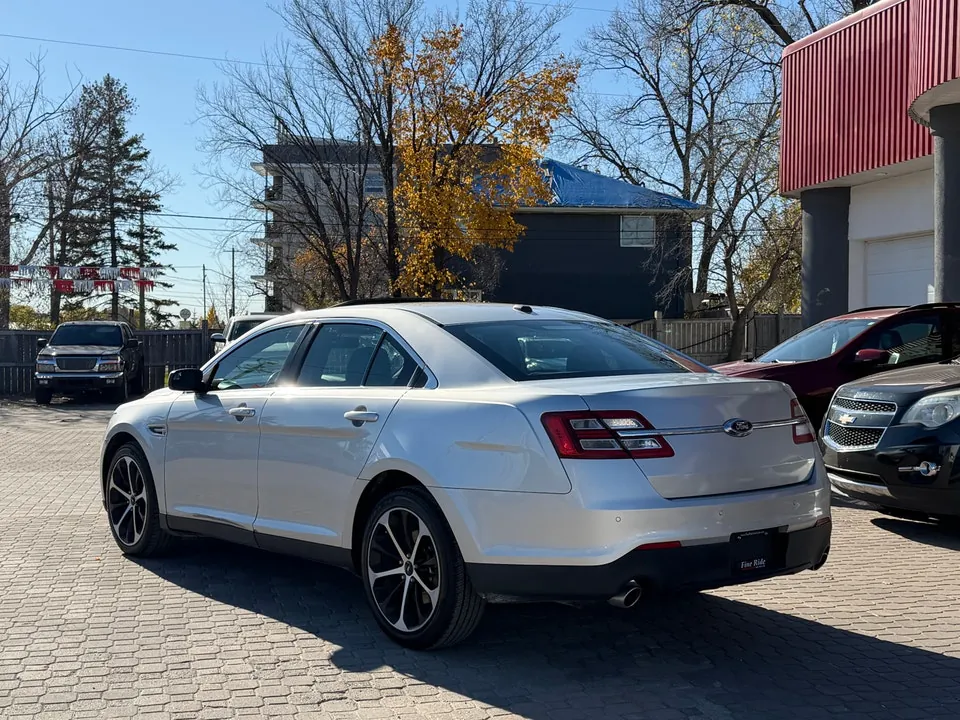 Ford Taurus 2015 photo 3