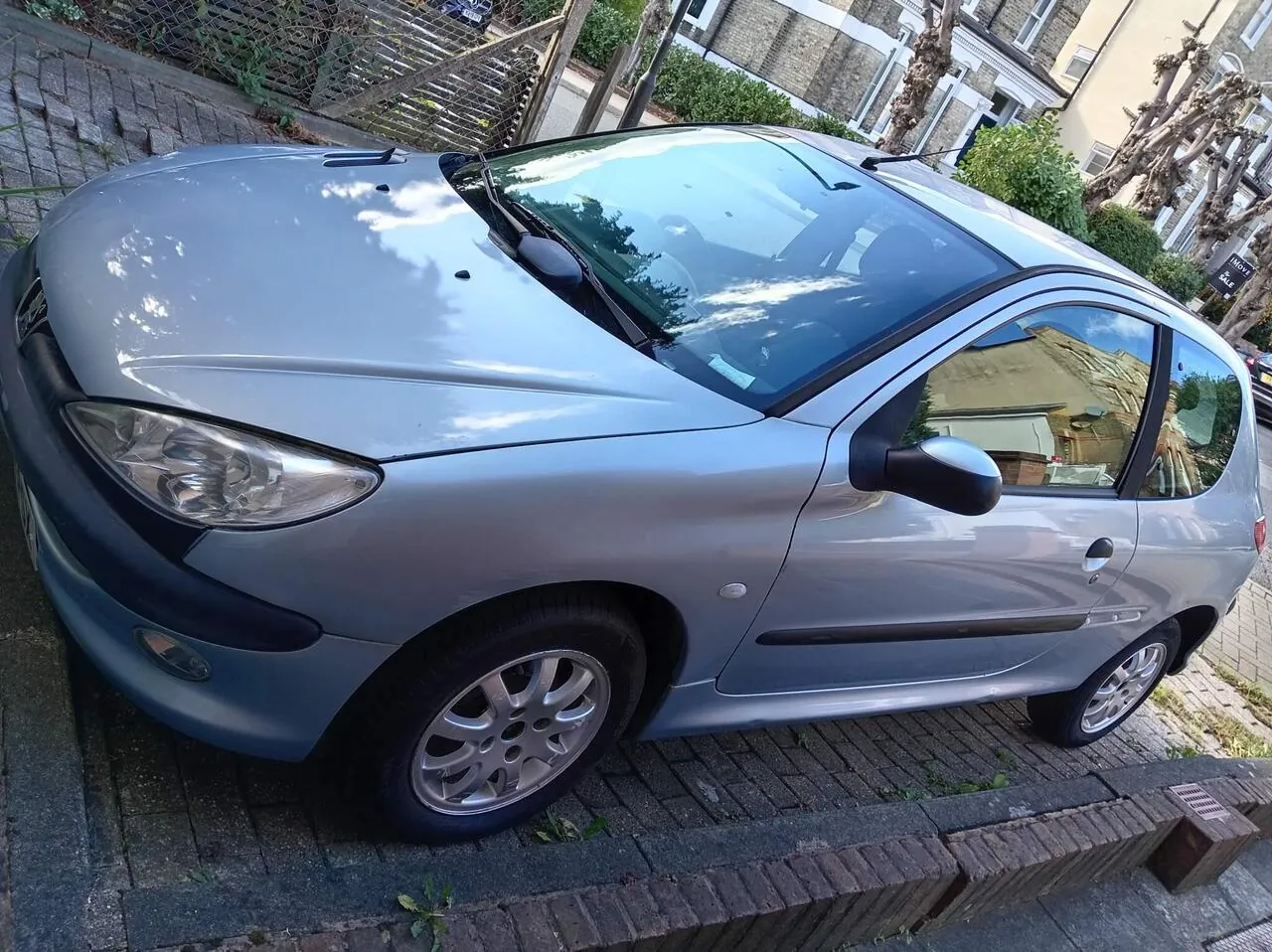 Peugeot 206