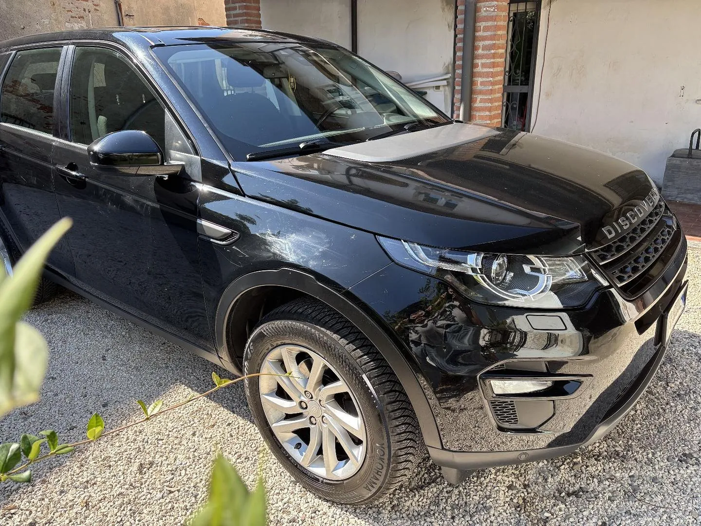 Land Rover Discovery Sport 2018 photo 3