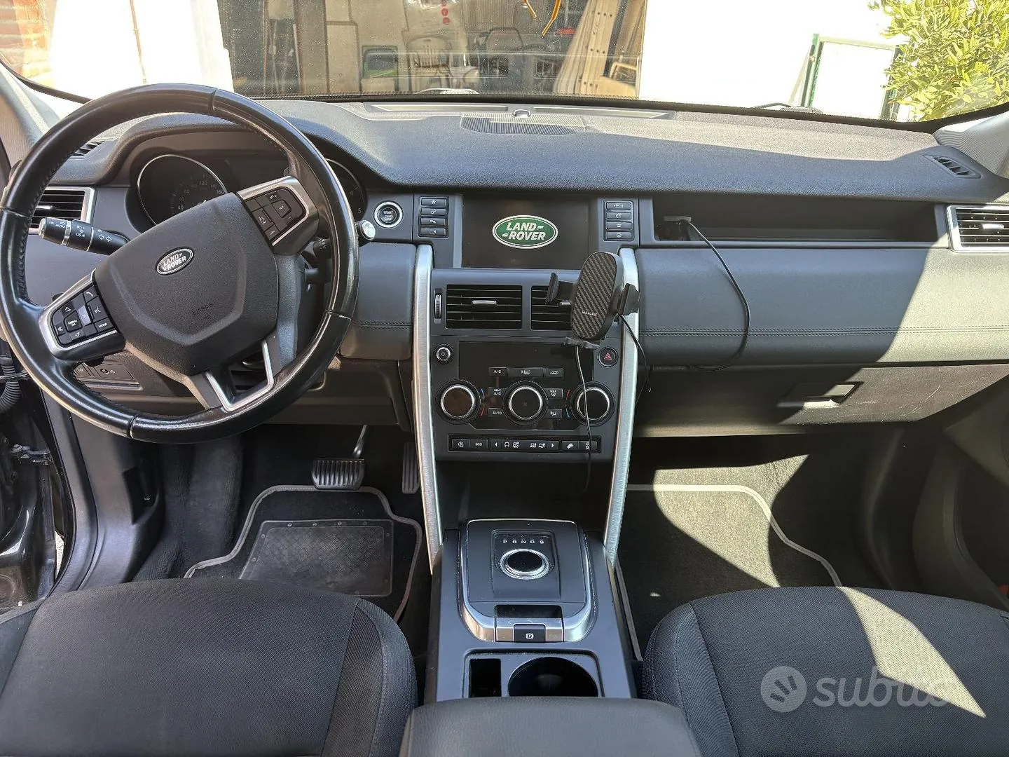 Land Rover Discovery Sport 2018 photo 5