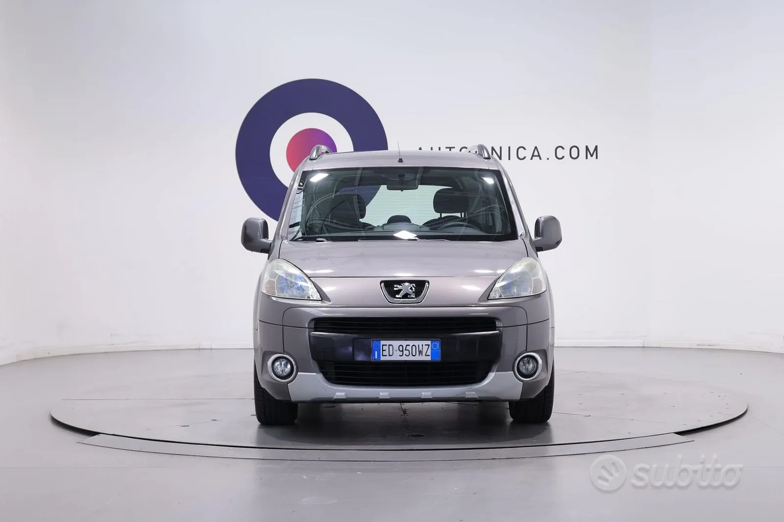 Peugeot Partner 2010 photo 2