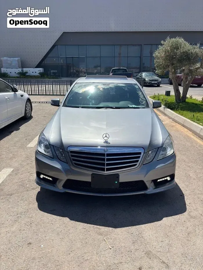 Mercedes-Benz E-Class 2012 photo 2