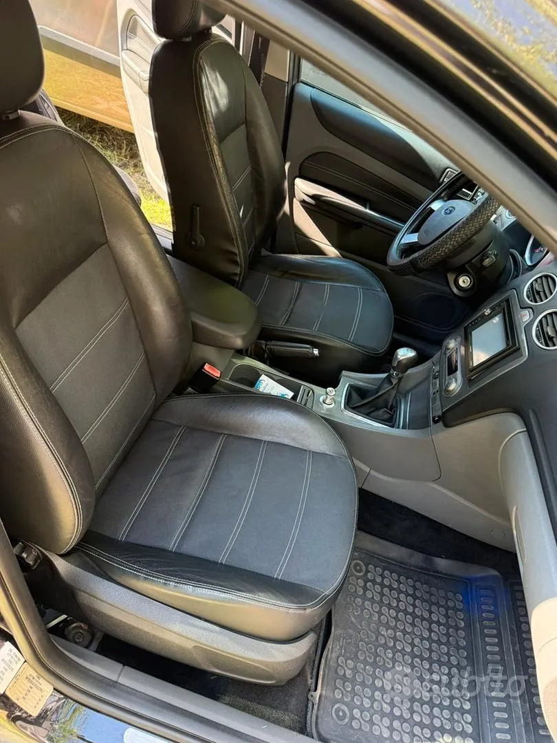 Ford Focus 2009 photo 4