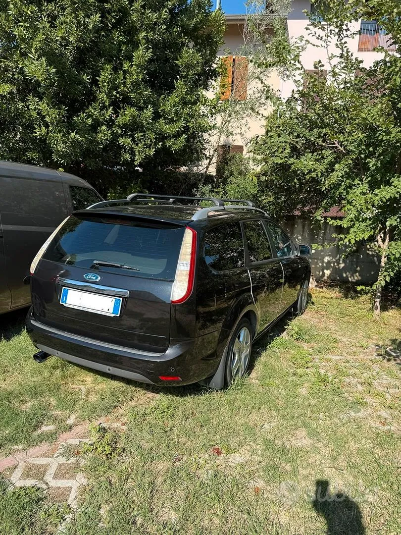 Ford Focus 2009 photo 2