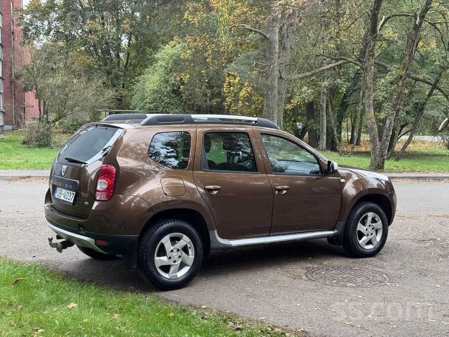 Dacia Duster 2011 photo 3