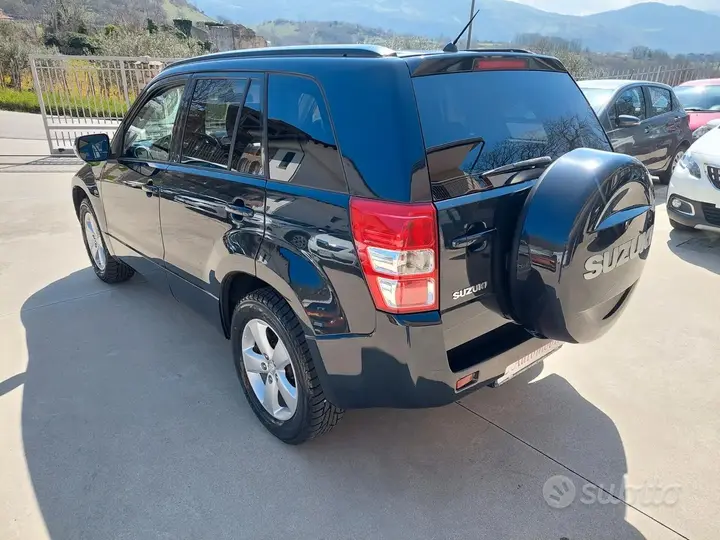 Suzuki Grand Vitara 2011 photo 4