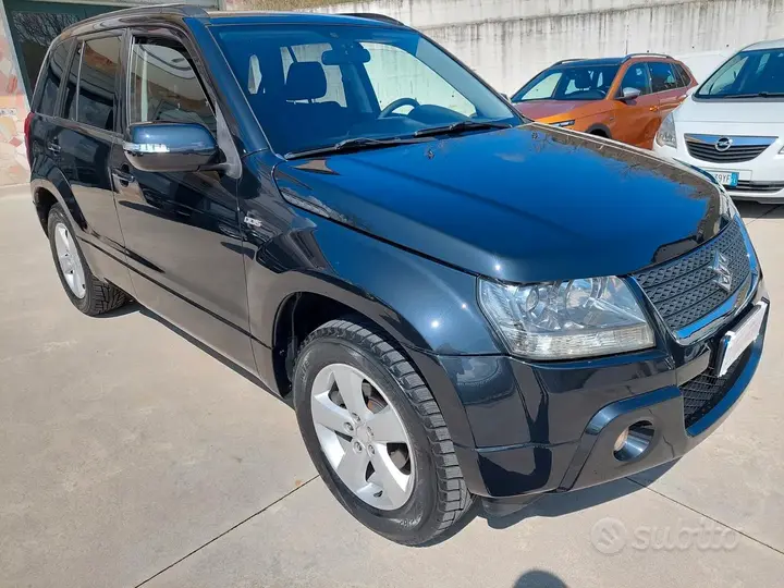 Suzuki Grand Vitara 2011 photo 2