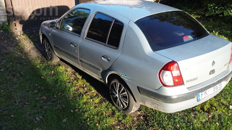 Renault Clio 2005 photo 2