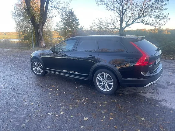 Volvo V90 Cross Country 2017 photo 2